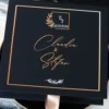 Cutie luxury pentru invitatia de nunta, realizata manual cu interior din catifea premium de la celebra casa Prelle si decorat cu licheni stabilizati Verdissimo.