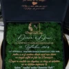 Cutie luxury pentru invitatia de nunta, realizata manual cu interior din catifea premium de la celebra casa Prelle si decorat cu licheni stabilizati Verdissimo.