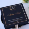 Cutie luxury pentru invitatia de nunta, realizata manual cu interior din catifea premium de la celebra casa Prelle si decorat cu licheni stabilizati Verdissimo.