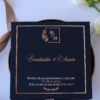 Cutie luxury pentru invitatia de nunta, realizata manual cu interior din catifea premium de la celebra casa Prelle si decorat cu licheni stabilizati Verdissimo.