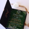 Cutie luxury pentru invitatia de nunta, realizata manual cu interior din catifea premium de la celebra casa Prelle si decorat cu licheni stabilizati Verdissimo.