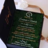 Cutie luxury pentru invitatia de nunta, realizata manual cu interior din catifea premium de la celebra casa Prelle si decorat cu licheni stabilizati Verdissimo.