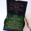 Cutie luxury pentru invitatia de nunta, realizata manual cu interior din catifea premium de la celebra casa Prelle si decorat cu licheni stabilizati Verdissimo.
