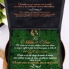 Cutie luxury pentru invitatia de nunta, realizata manual cu interior din catifea premium de la celebra casa Prelle si decorat cu licheni stabilizati Verdissimo.
