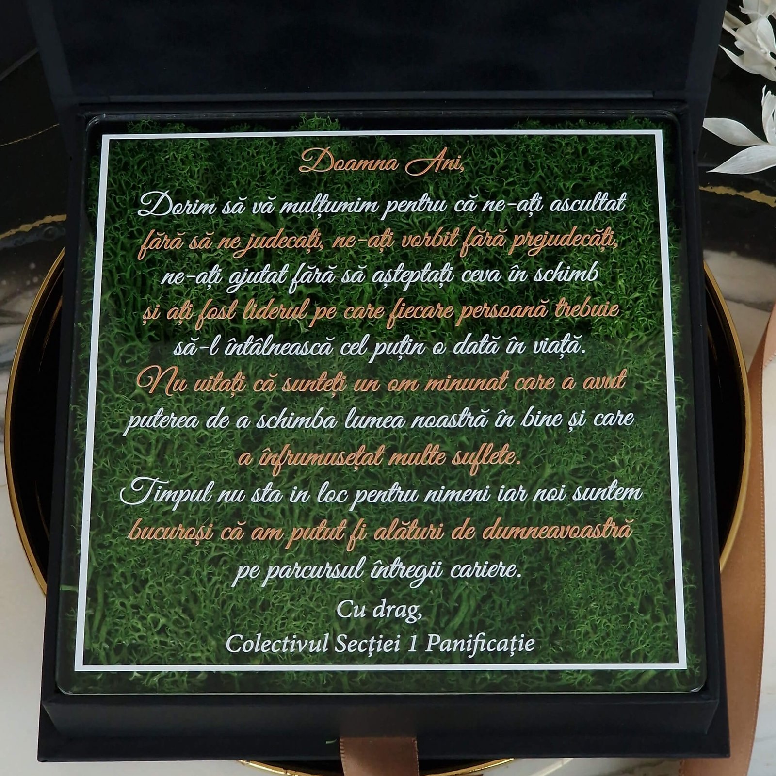 Cutie cadou pentru pensionare „Black Couture” Licheni