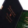 Cutie de cerere pentru nașii de cununie din colecția Black Couture Éternité Speciale, decorata cu licheni stabilizati si catifea premium.