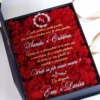 Cutie de cerere pentru nașii de cununie din colecția Black Couture Éternité Speciale, decorata cu licheni stabilizati si catifea premium.
