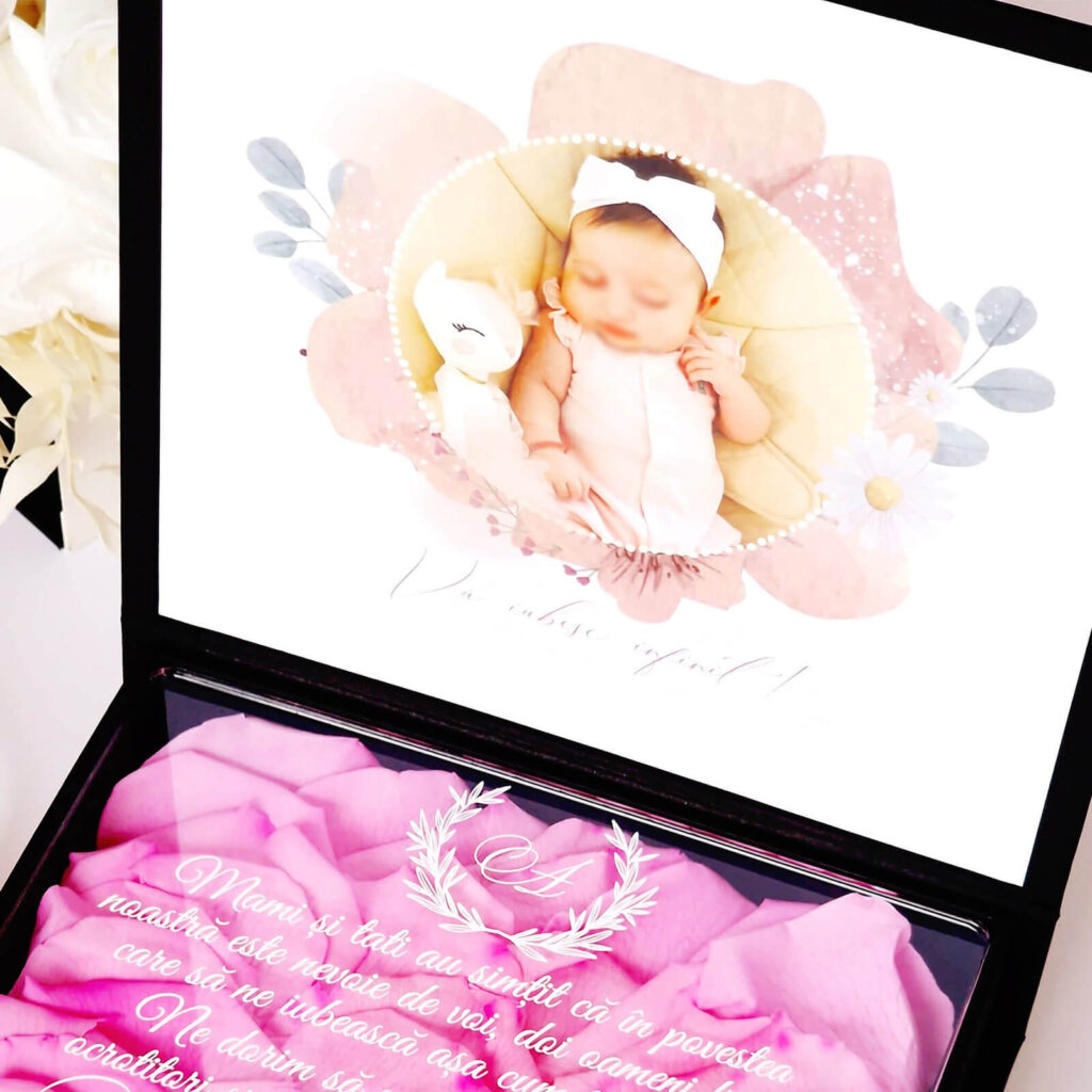 Cutie cerere nasi de botez decorata cu petale de trandafir criogenate