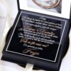 Cutie pentru cererea nasilor de botez din colectia Black Couture, decorata cu catifea neagra premium.
