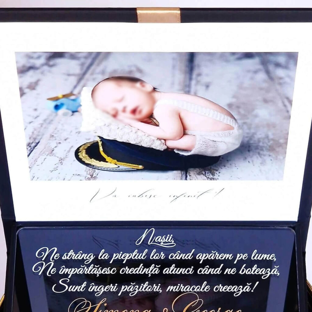 Cutie cerere nasi de botez din colectia Black Couture Velvet, captusita cu catifea neagra premium