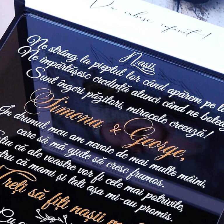 Cutie cerere nasi de botez din colectia Black Couture Velvet, captusita cu catifea neagra premium