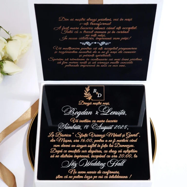 Invitatie de nunta in cutie Pure White Velvet