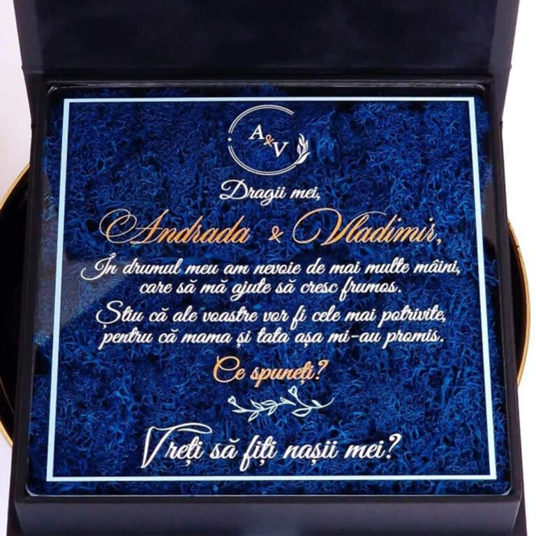 Cutie cadou pentru cererea nasilor de botez decorata cu licheni stabilizati