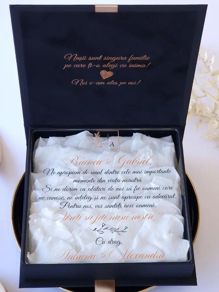 Cutie cerere nasi de cununie Black Couture White Roses
