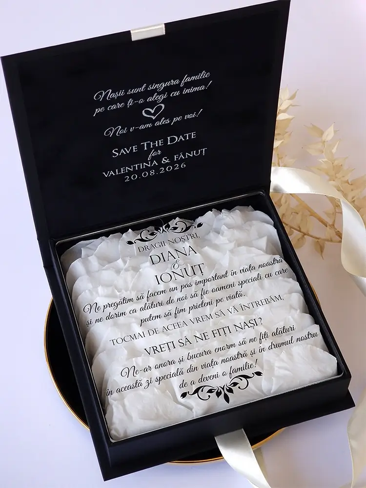 Cutie cerere nasi de cununie Black Couture White Roses Cutie cerere nasi de cununie Black Couture White Roses