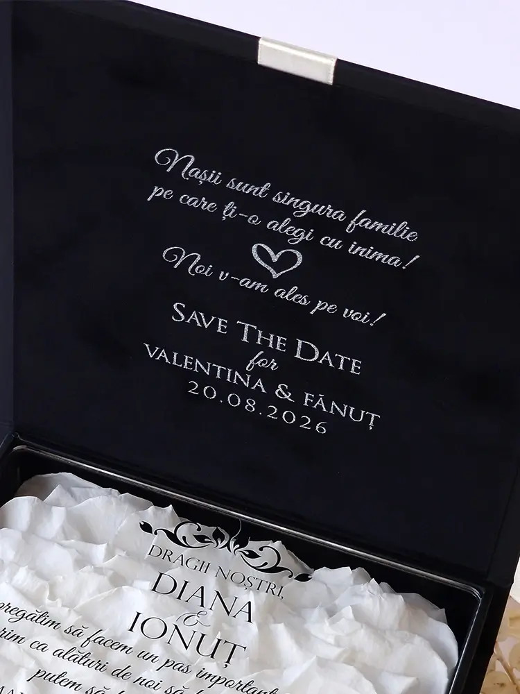 Cutie cerere nasi de cununie Black Couture White Roses Cutie cerere nasi de cununie Black Couture White Roses