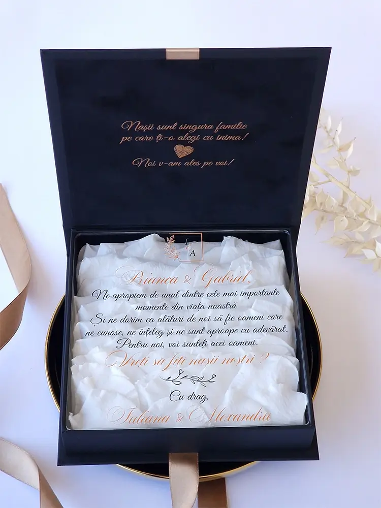 Cutie cerere nasi de cununie Black Couture White Roses Cutie cerere nasi de cununie Black Couture White Roses