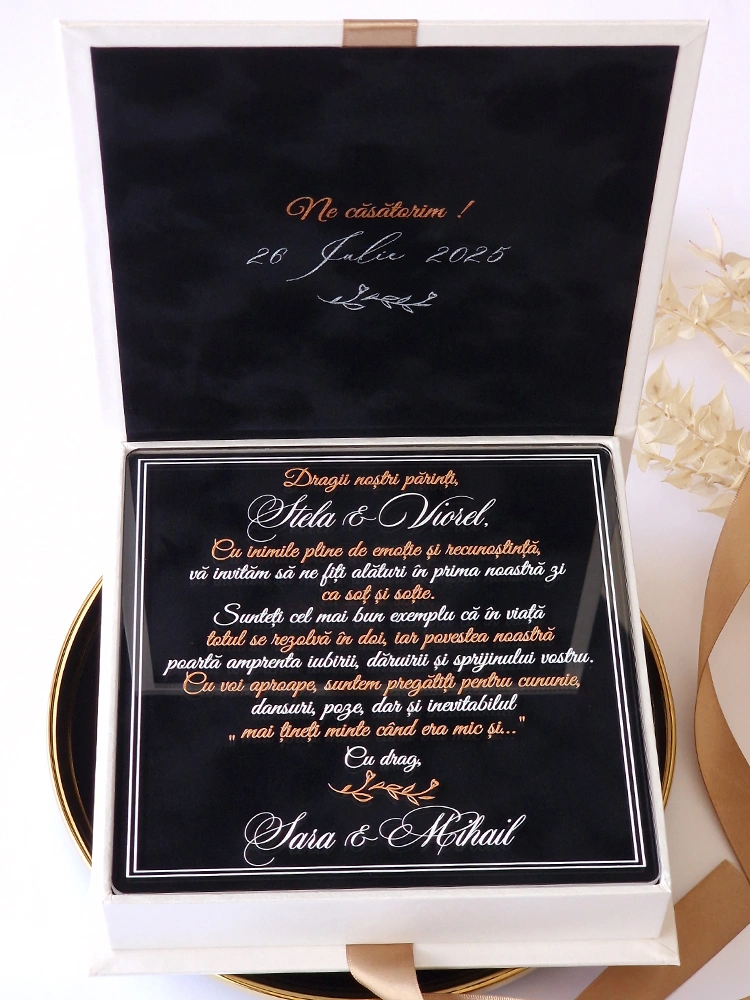 Invitatie de nunta in cutie Pure White Velvet