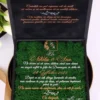 Cutie luxury pentru invitatia de nunta, realizata manual cu interior din catifea premium de la celebra casa Prelle si decorat cu licheni stabilizati Verdissimo.