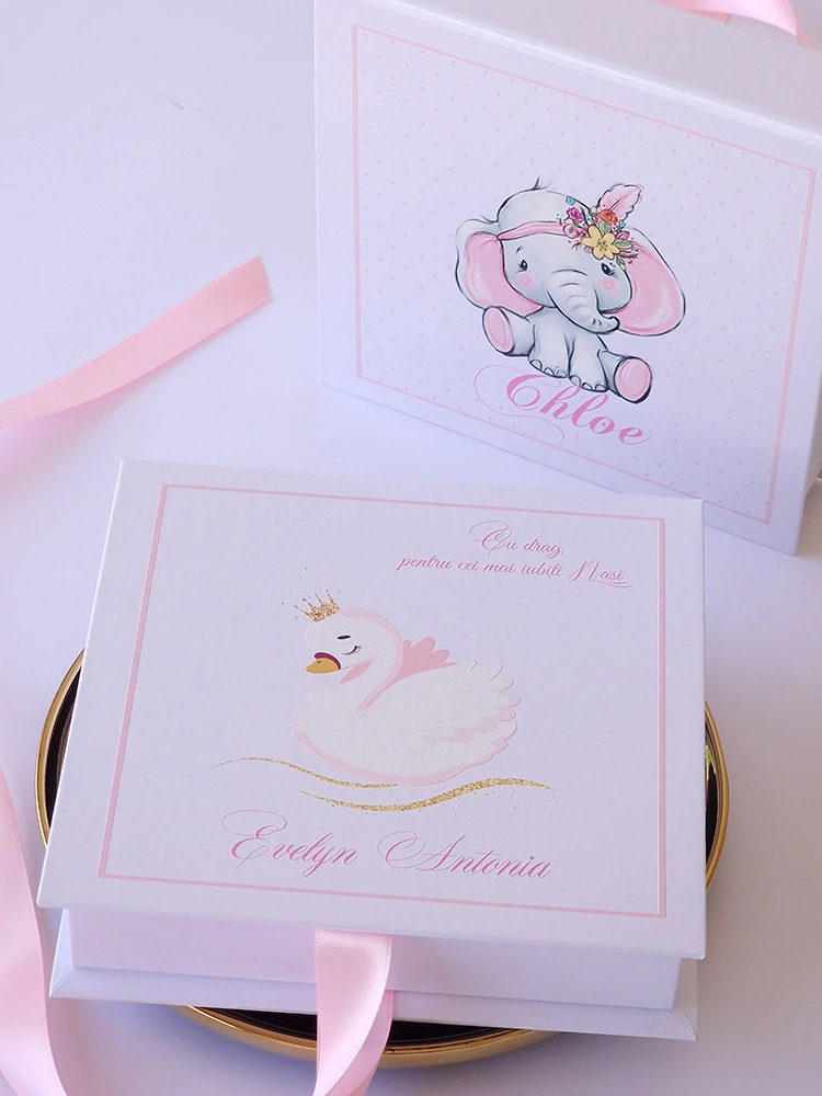 Cutie multumire nasi de botez cu petale de trandafir Cutie multumire nasi de botez cu petale de trandafir